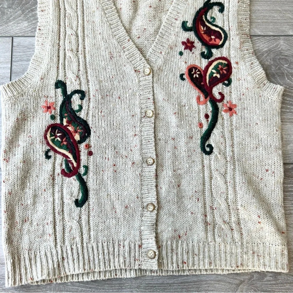 Vintage  Tabi International Wool Blend Paisley Embroidery Sweater Vest - Picture 7 of 14
